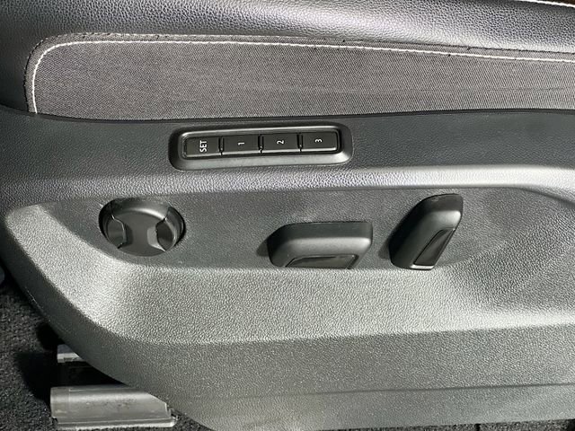 Used 2021 Volkswagen Atlas SEL Premium image 12