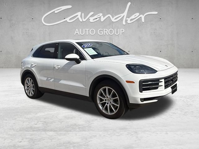 Used 2024 Porsche Cayenne AWD/4WD image 2