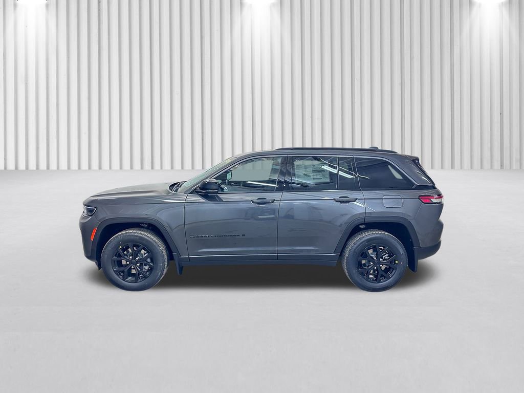 New 2026 Jeep Grand Cherokee Altitude image 8