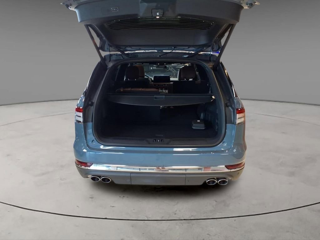 New 2026 Lincoln Aviator Reserve w/ Illumination Package AWD/4WD image 9