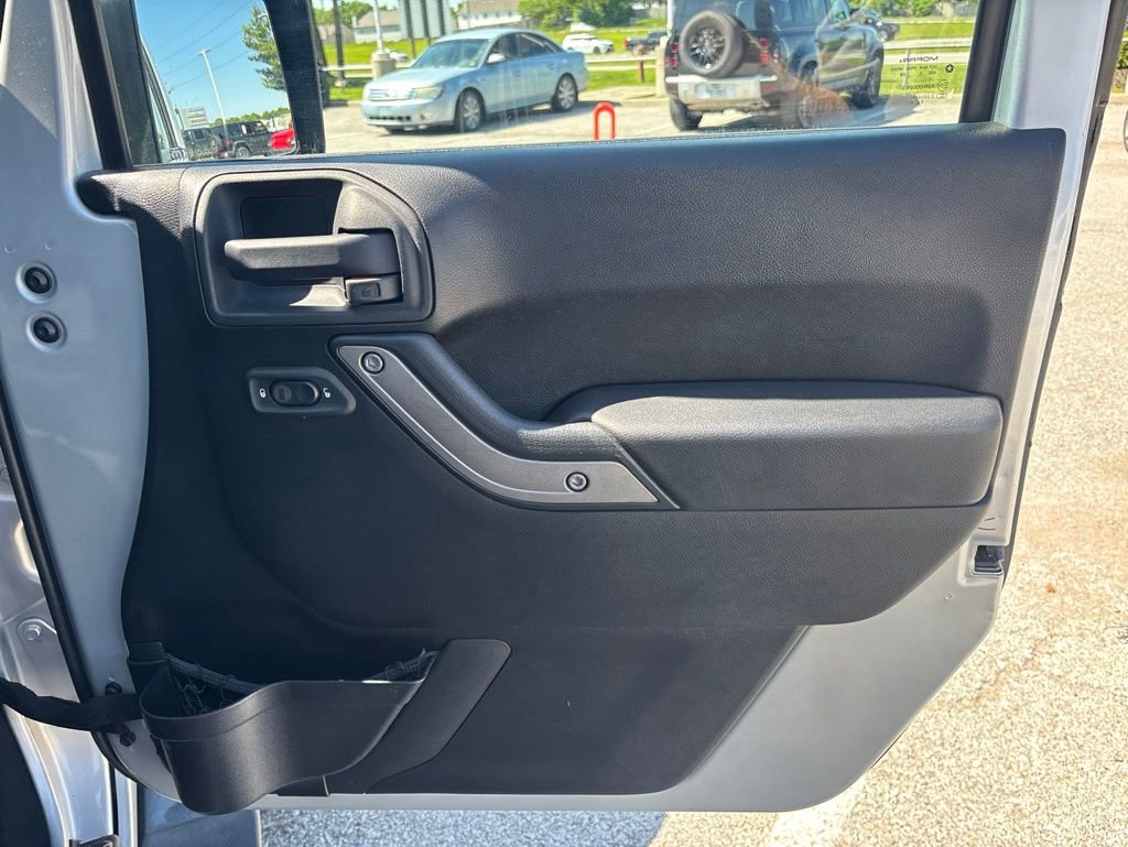 Used 2011 Jeep Wrangler Unlimited Sport AWD/4WD image 43