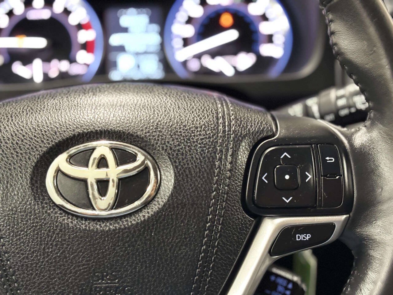 Used 2015 Toyota Highlander Plus AWD/4WD image 35