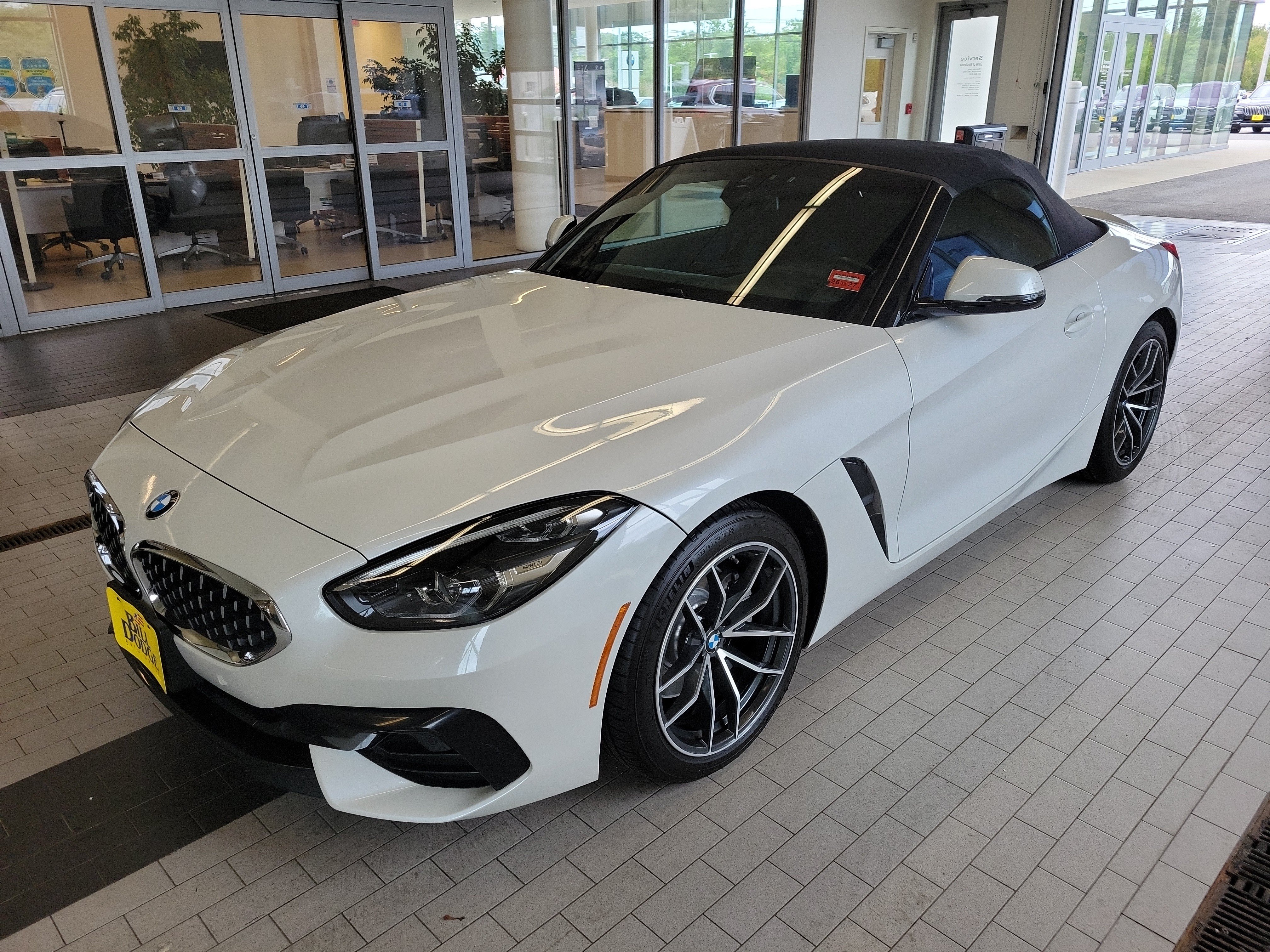 Used 2022 BMW Z4 sDrive30i w/ Driving Assistance Package RWD image 1