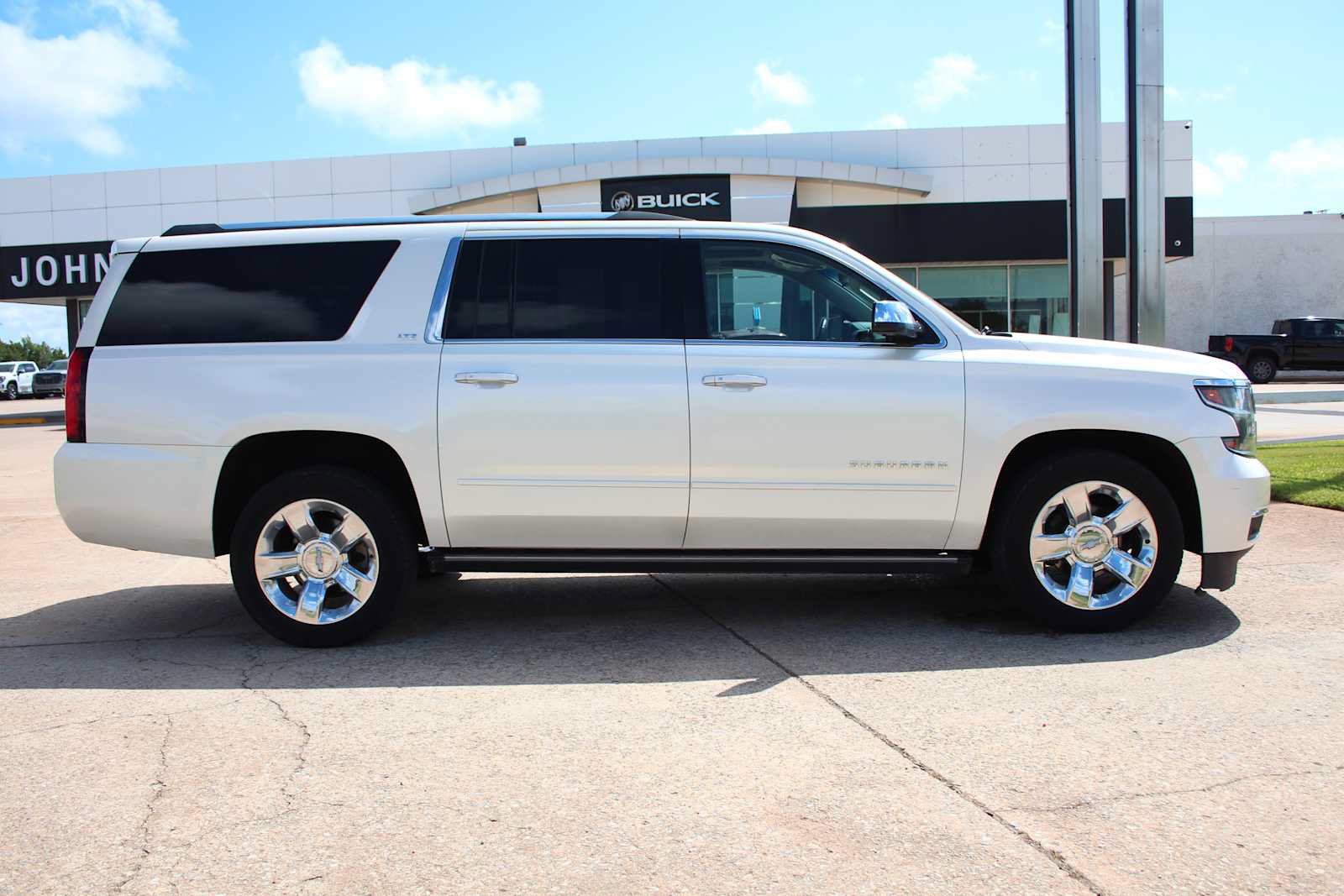 Used 2015 Chevrolet Suburban LTZ AWD/4WD image 13