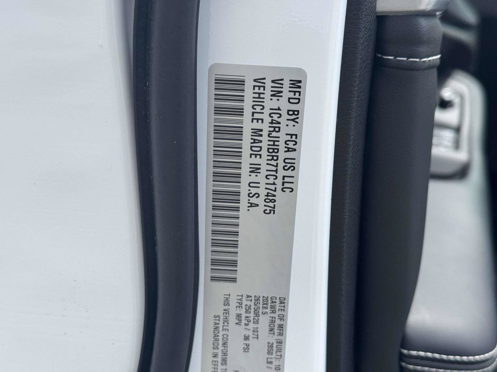 Used 2026 Jeep Grand Cherokee Limited AWD/4WD image 31