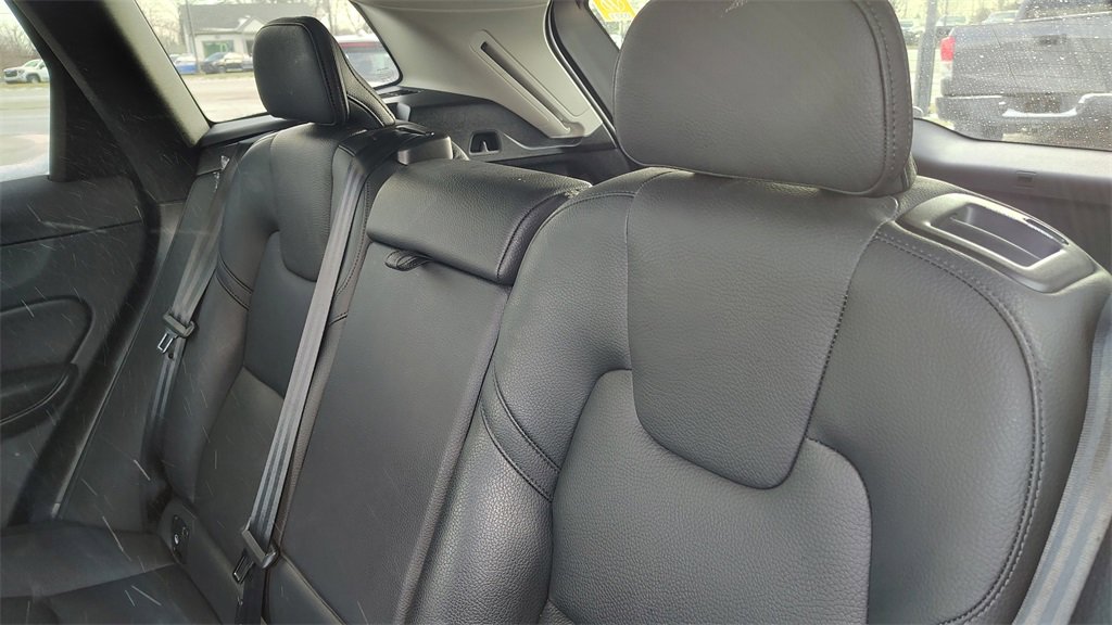 Certified 2023 Volvo XC60 B5 Plus w/ Climate Package image 26