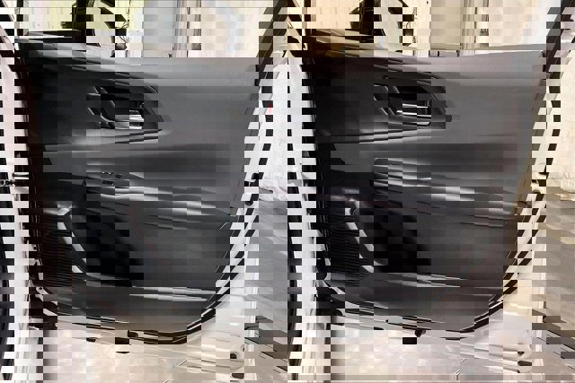 Used 2025 Toyota Prius XLE image 25