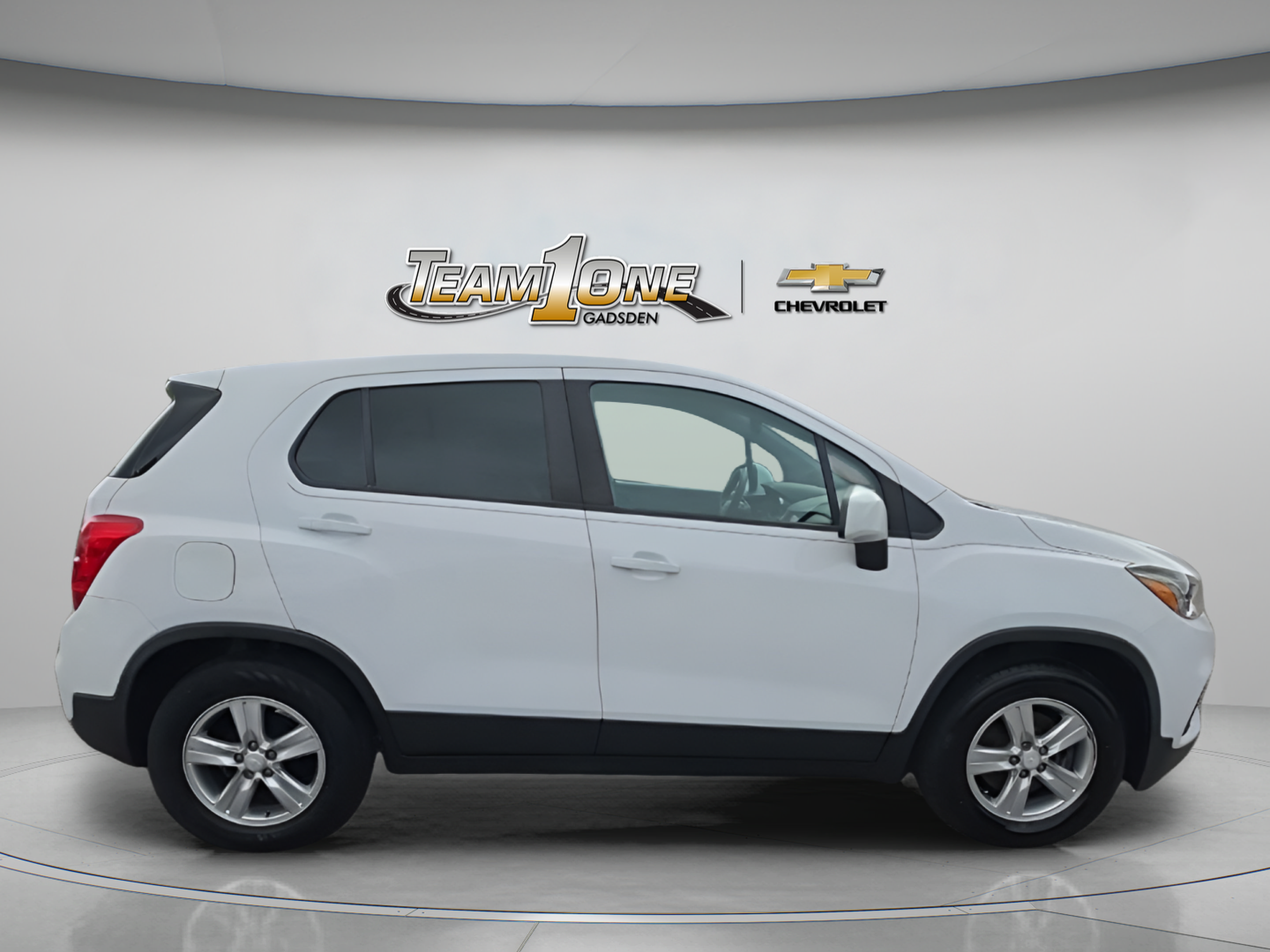 Used 2020 Chevrolet Trax LS w/ Tint and Cruise Package FWD image 9