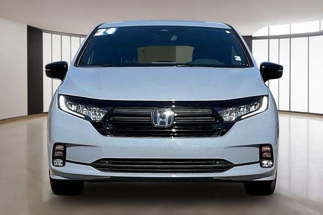 Used 2024 Honda Odyssey Sport image 2