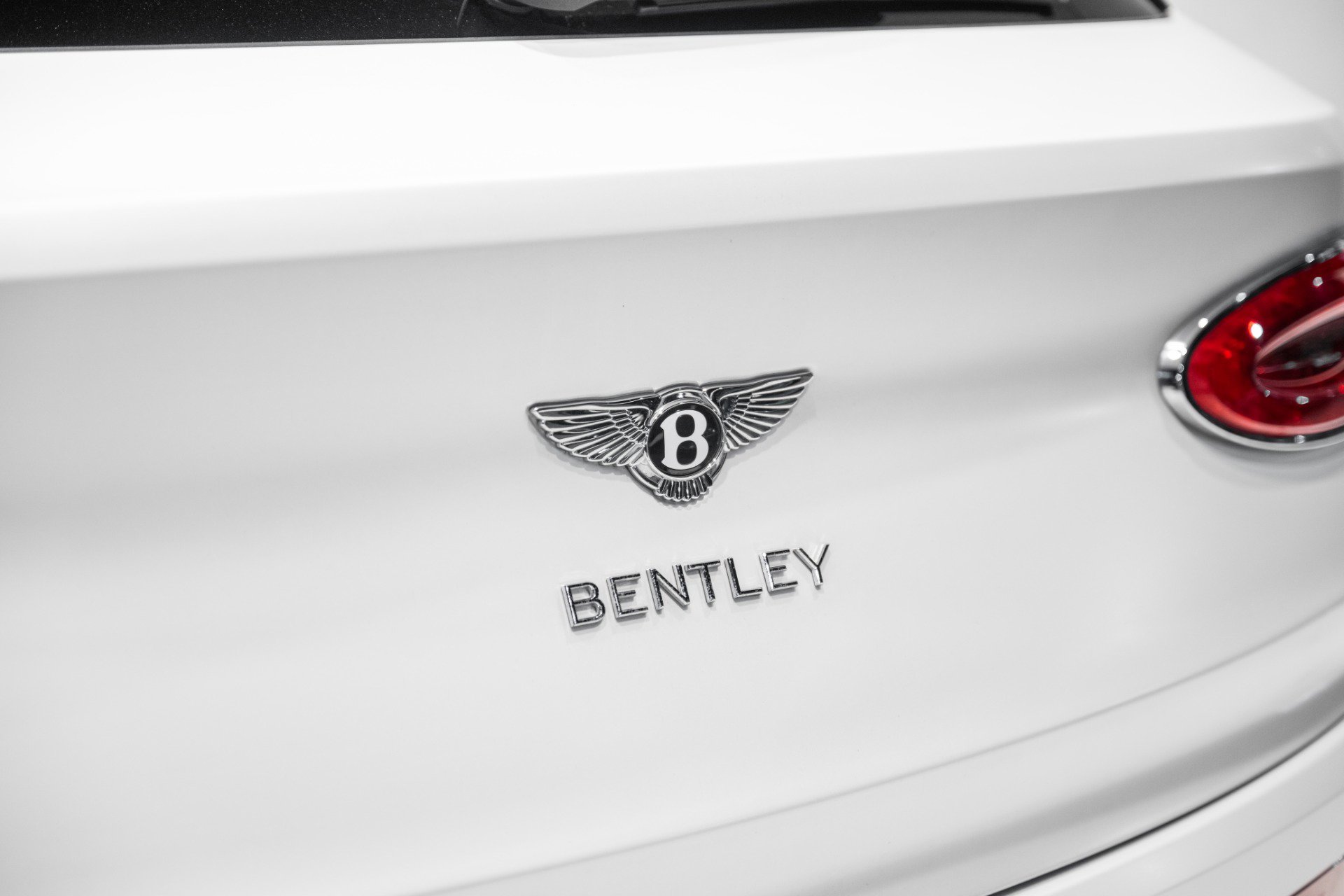 Used 2023 Bentley Bentayga image 14
