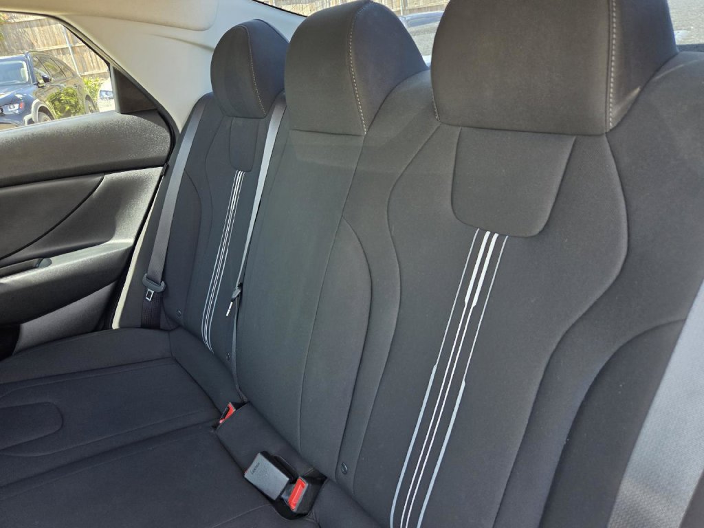 Used 2024 Hyundai Elantra SEL FWD image 11