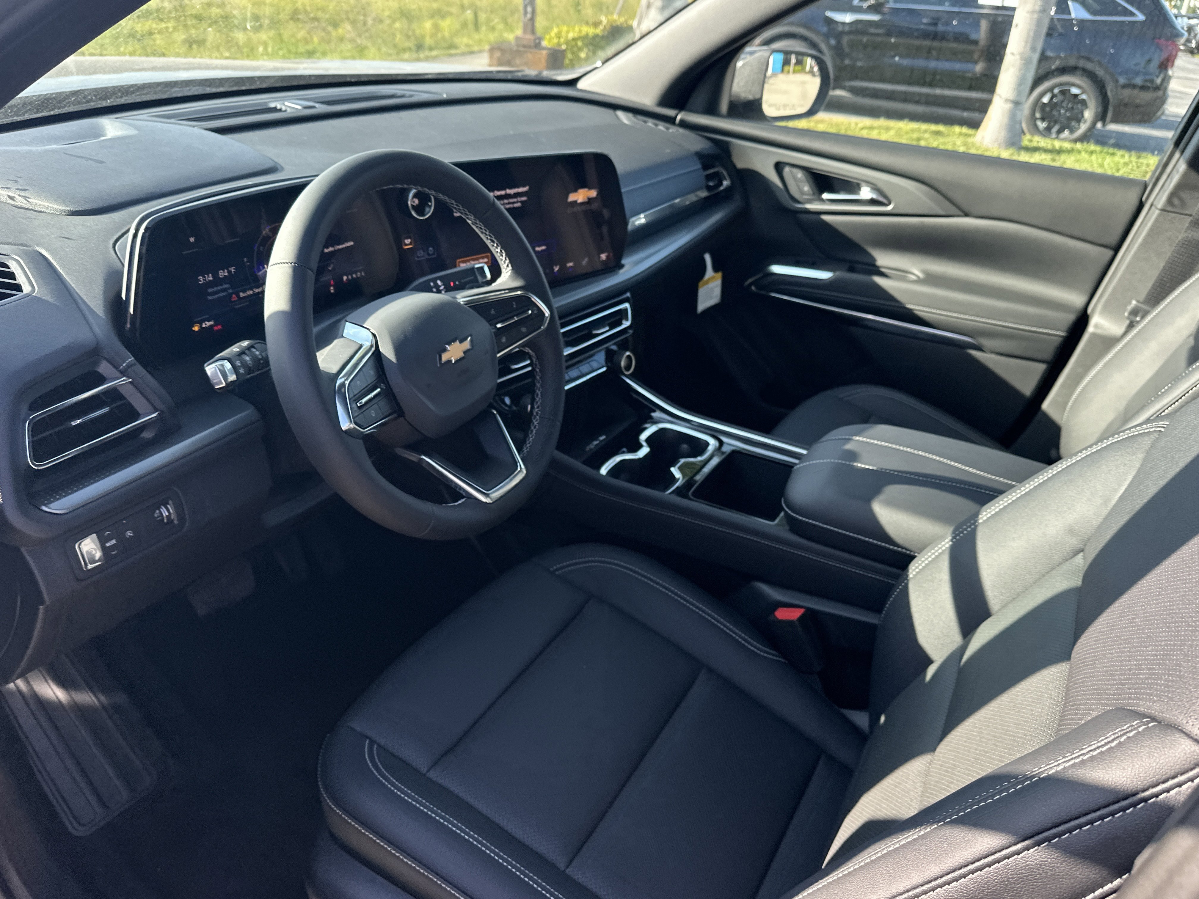 New 2026 Chevrolet Equinox EV LT w/ Convenience Package II image 13