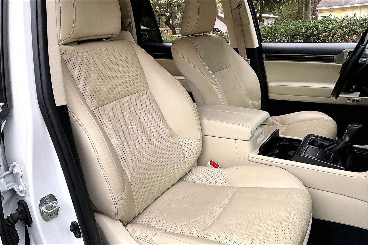 Used 2023 Lexus GX 460 Luxury w/ Sport Design Package image 26