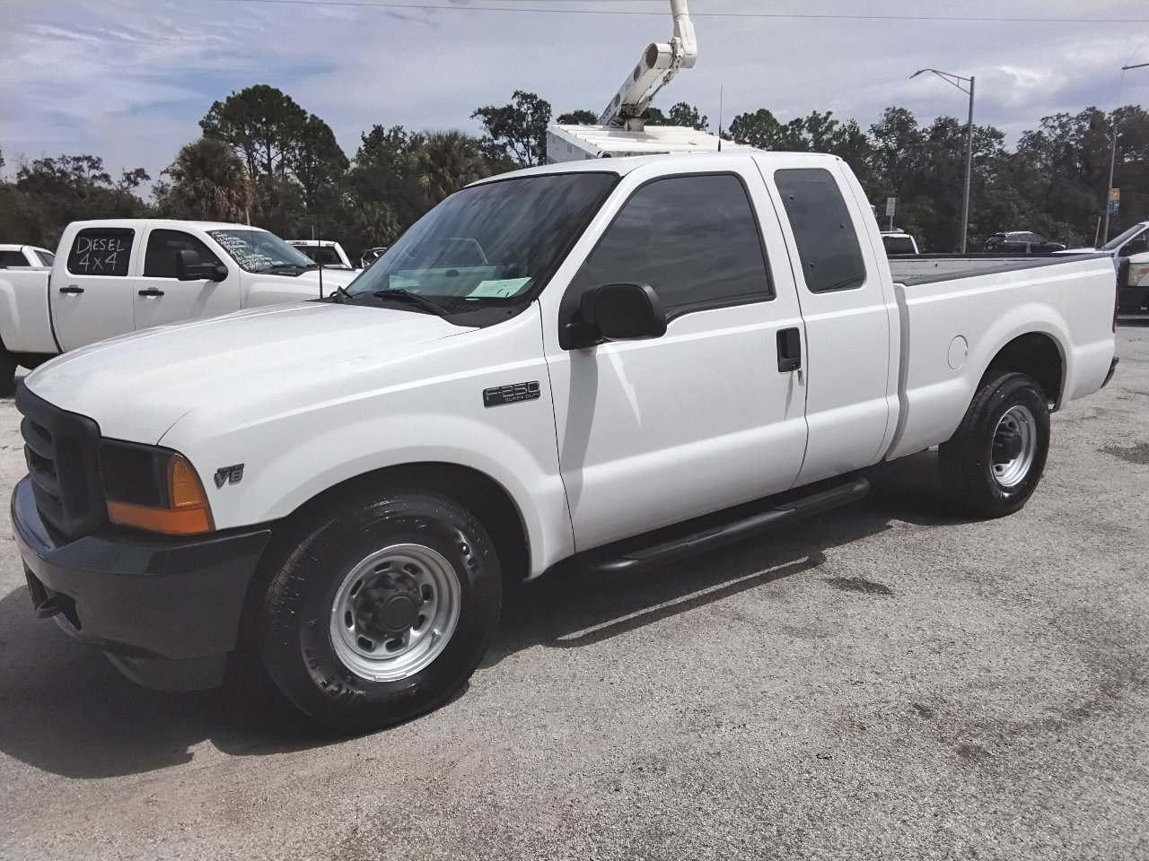 Used 2001 Ford F250 XL image 3