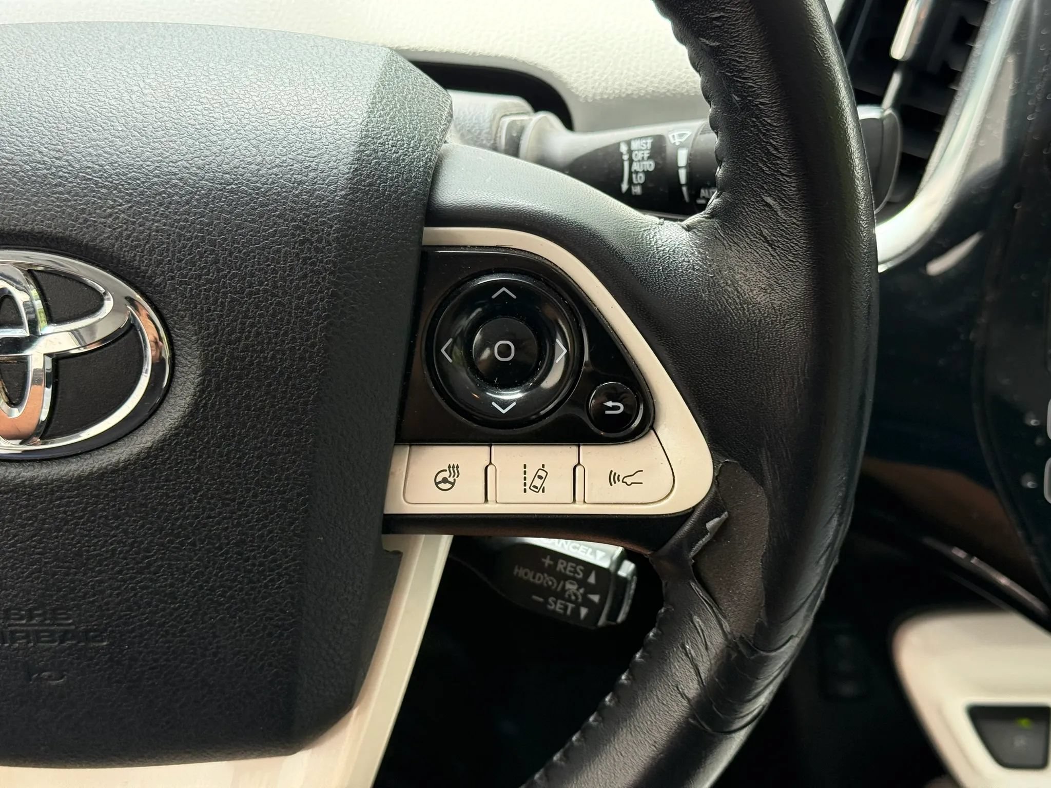 Used 2017 Toyota Prius Prime Advanced FWD image 19