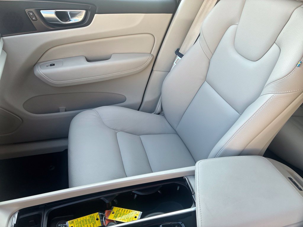 Certified 2024 Volvo XC60 B5 Core w/ Climate Package AWD/4WD image 12