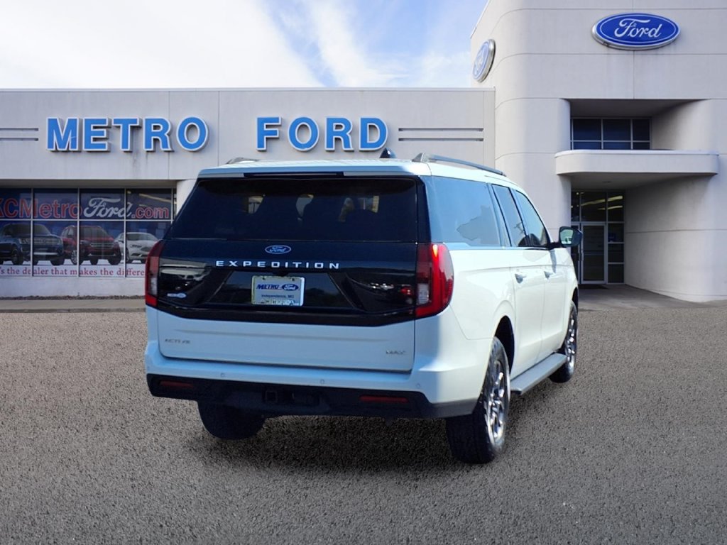 Certified 2025 Ford Expedition Max Active AWD/4WD image 3