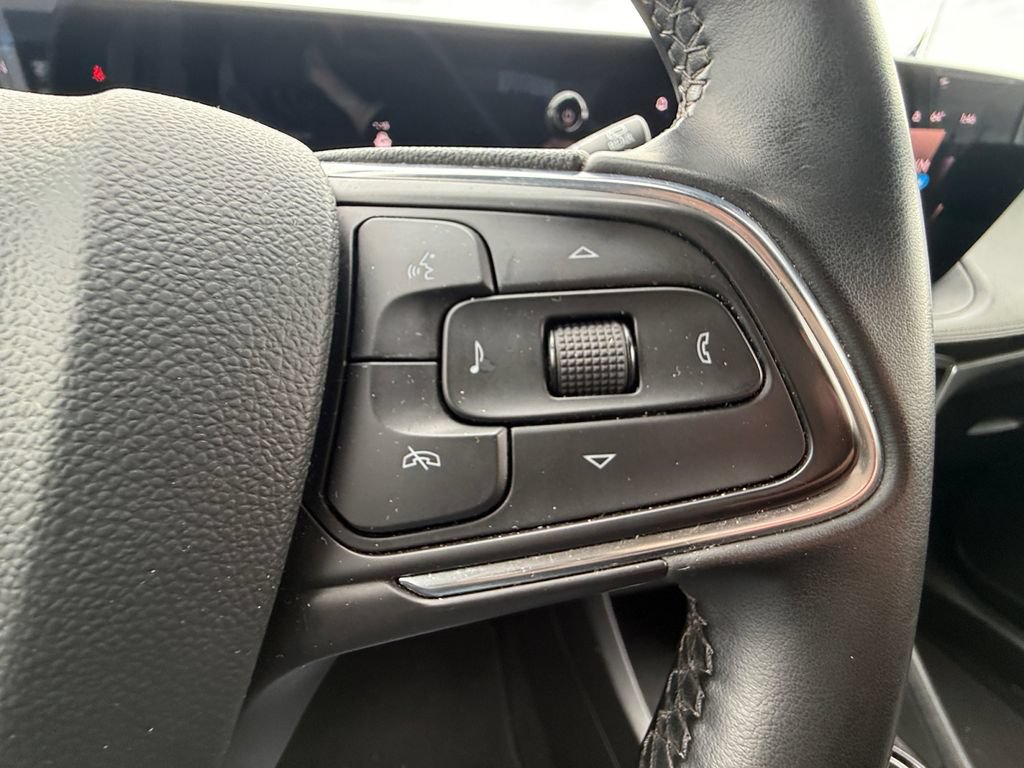 Used 2024 Buick Encore GX Sport Touring AWD/4WD image 17