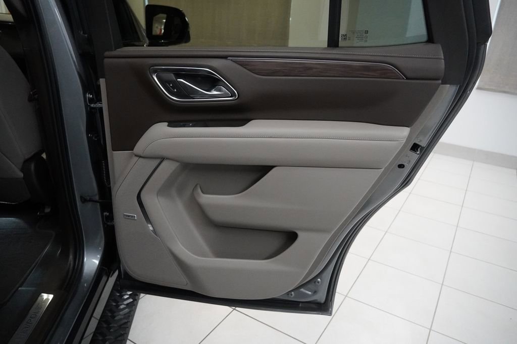 Used 2022 Chevrolet Tahoe Z71 w/ Z71 Off-Road Package AWD/4WD image 30