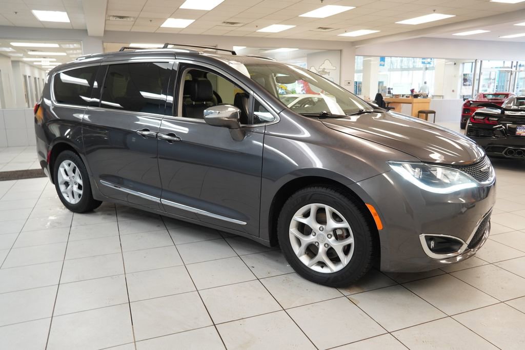 Used 2020 Chrysler Pacifica Limited FWD image 15