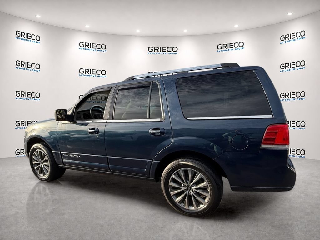 Used 2017 Lincoln Navigator Select RWD image 5