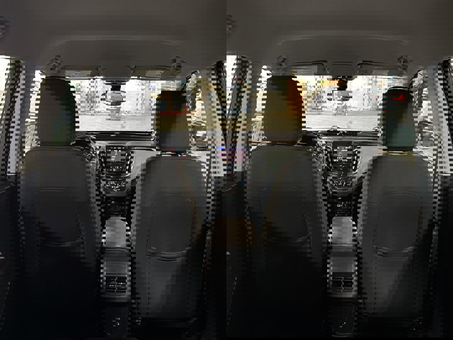 Used 2021 Chevrolet Equinox LS image 6