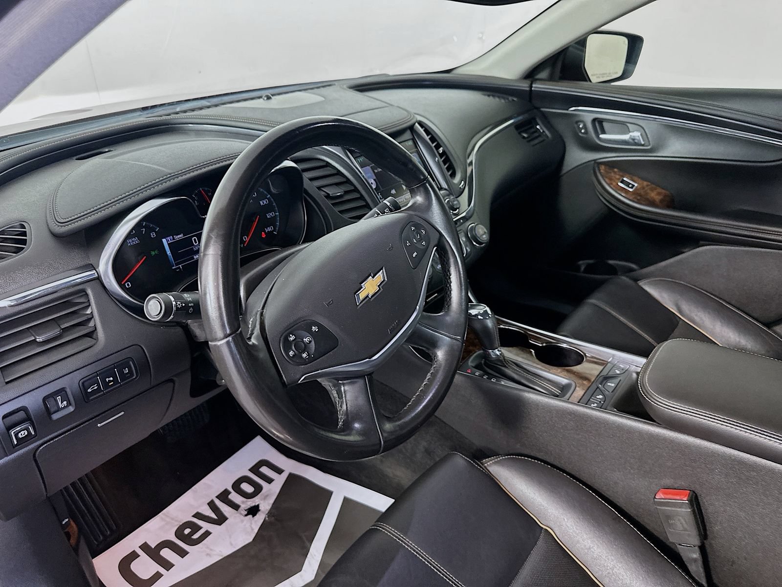 Used 2015 Chevrolet Impala LTZ FWD image 9