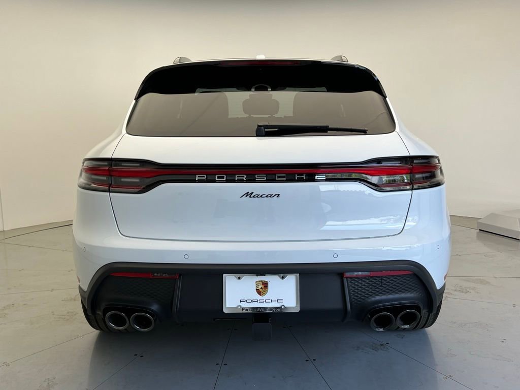 Used 2025 Porsche Macan image 21