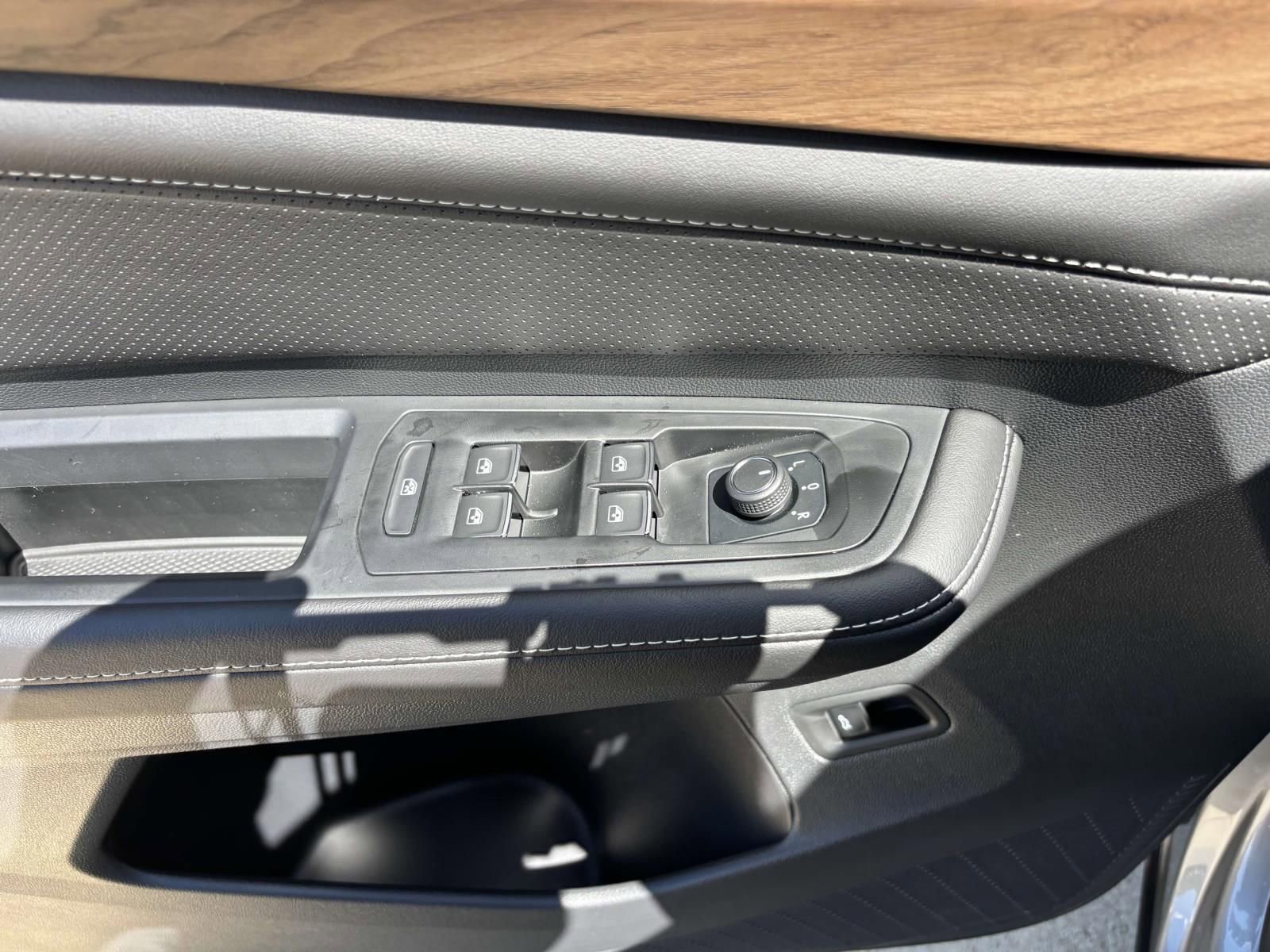 New 2026 Volkswagen Atlas SE image 13