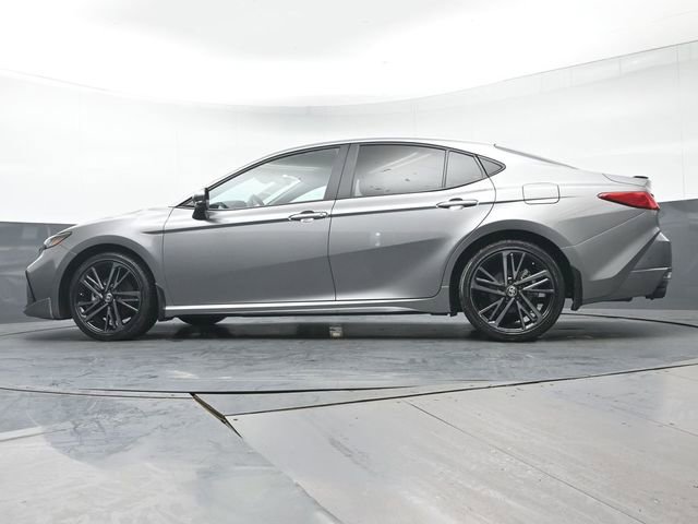 Used 2025 Toyota Camry LE image 30