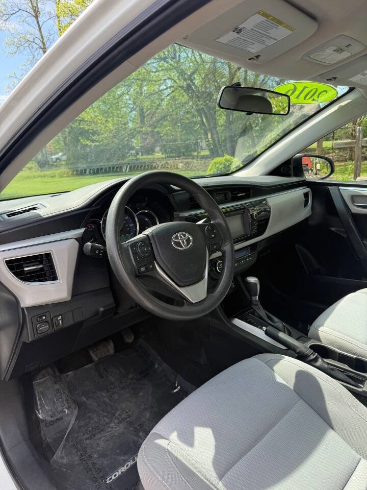 Used 2016 Toyota Corolla LE FWD image 8