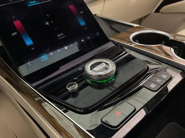 Certified 2025 Cadillac Escalade Premium Luxury Platinum image 19