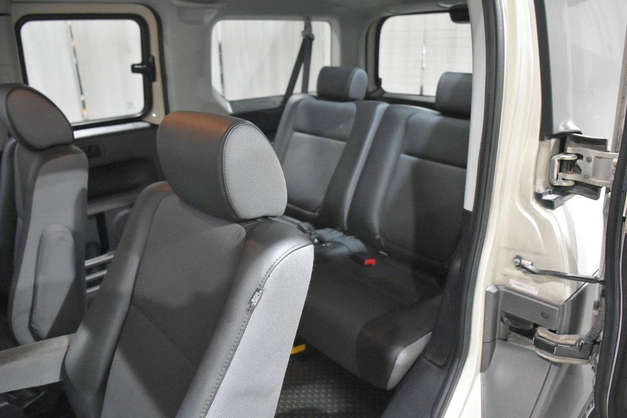 Used 2005 Honda Element EX image 16