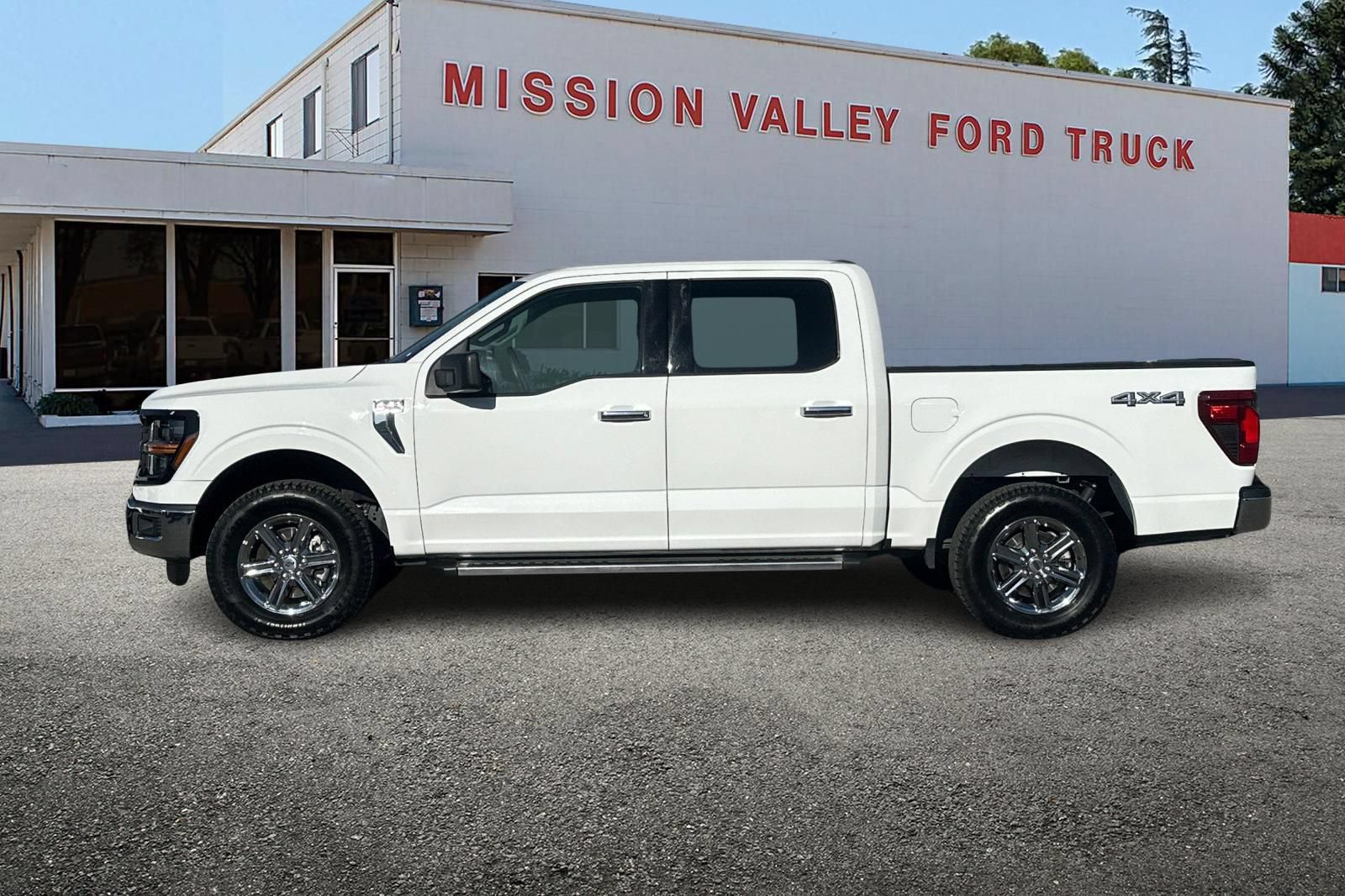 Used 2025 Ford F150 XLT w/ Equipment Group 301A Standard AWD/4WD image 7
