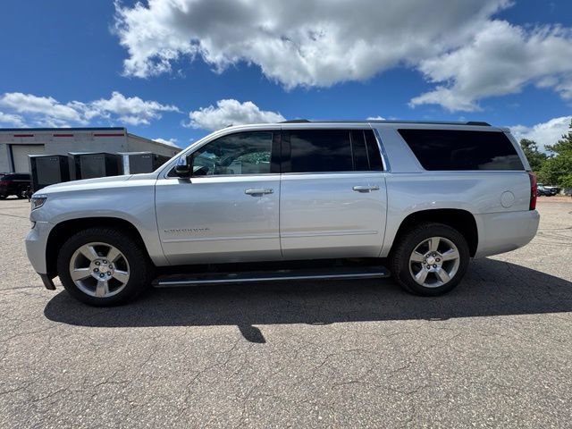 Used 2019 Chevrolet Suburban Premier AWD/4WD image 4