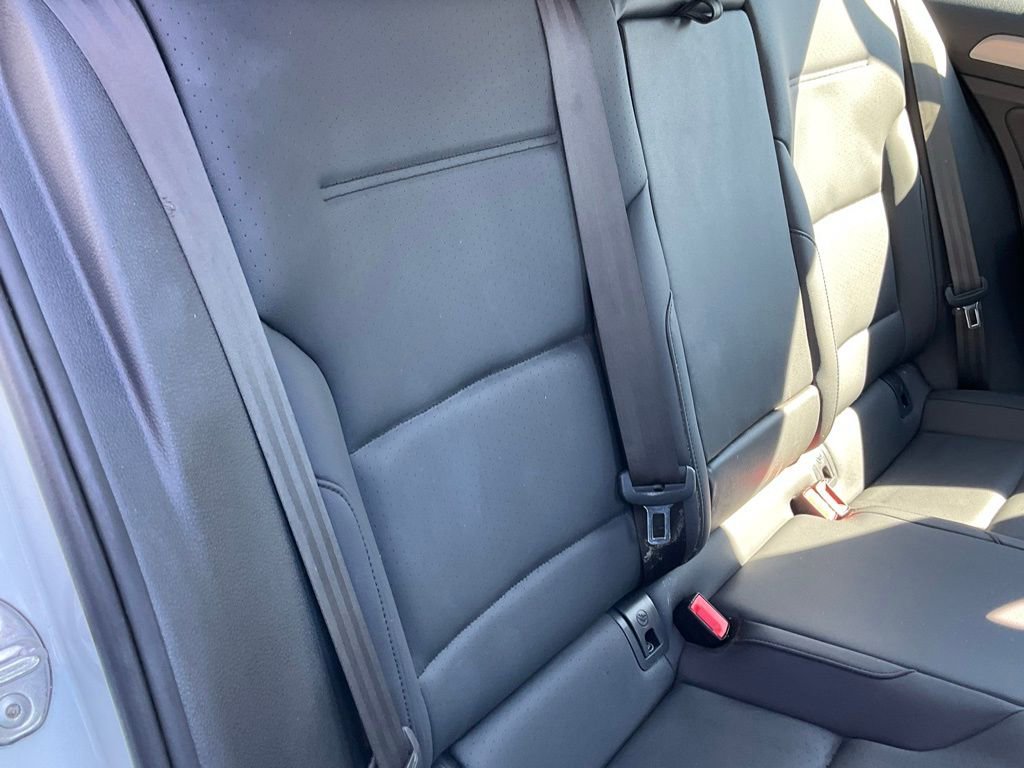 Used 2015 Volkswagen e-Golf SEL Premium image 48