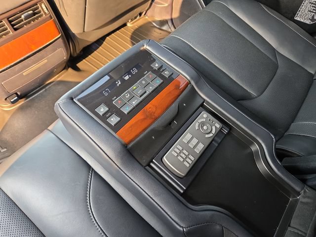 Used 2017 Lexus LX 570 4WD w/ Luxury Package image 37