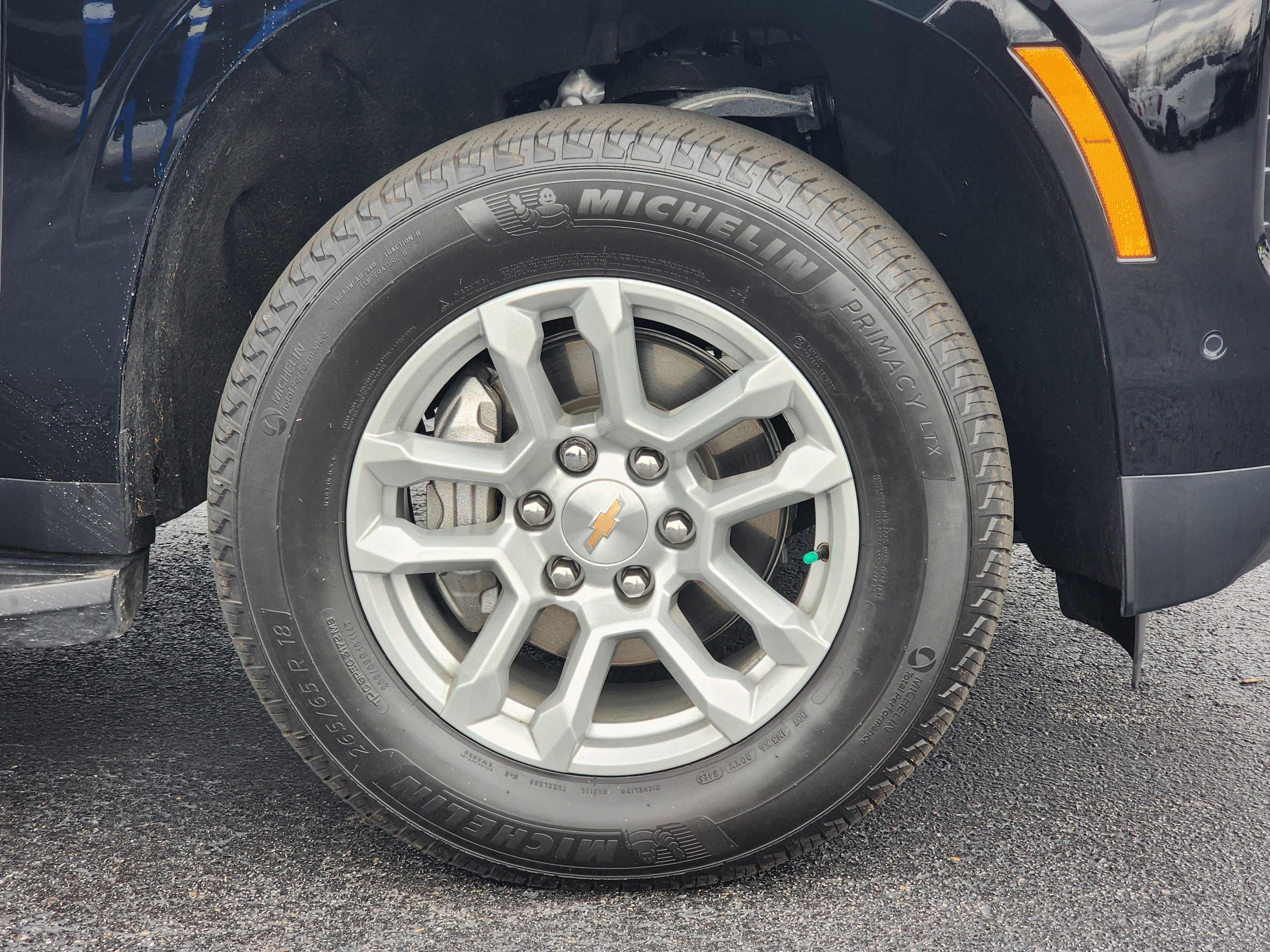 Used 2026 Chevrolet Suburban LT image 6