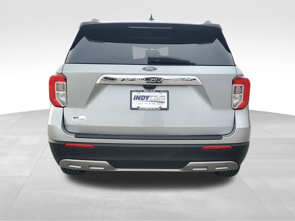 Used 2023 Ford Explorer XLT w/ Equipment Group 202A image 5