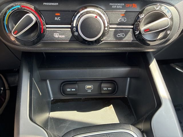 Used 2025 Kia Soul LX FWD image 30