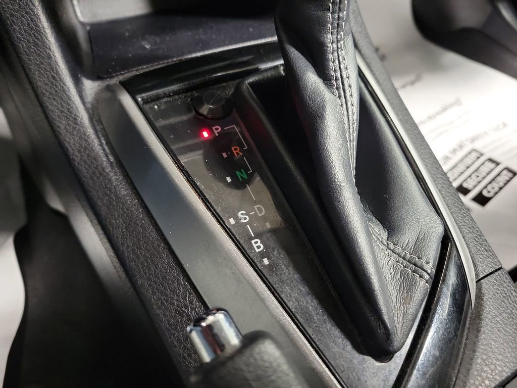 Used 2014 Toyota Corolla LE image 16