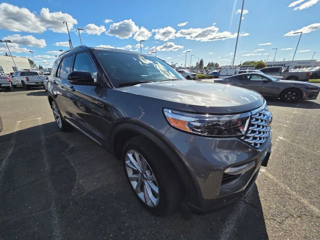 Used 2024 Ford Explorer Platinum w/ Technology Package AWD/4WD image 2