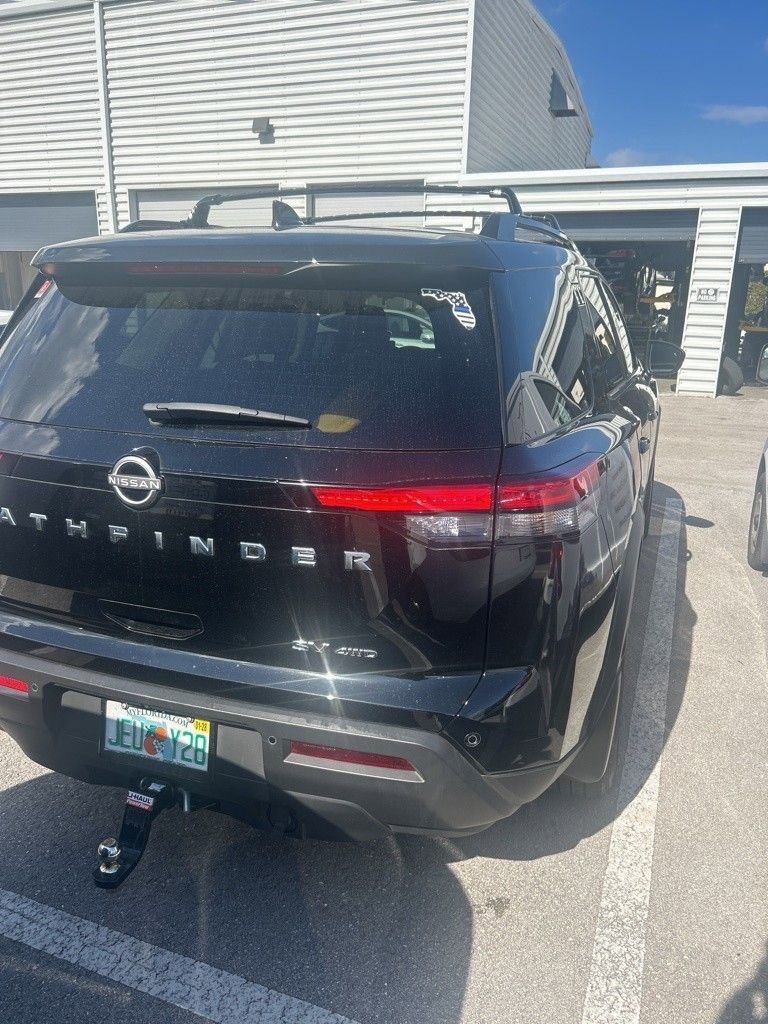 Certified 2024 Nissan Pathfinder SV w/ SV Premium Package image 4