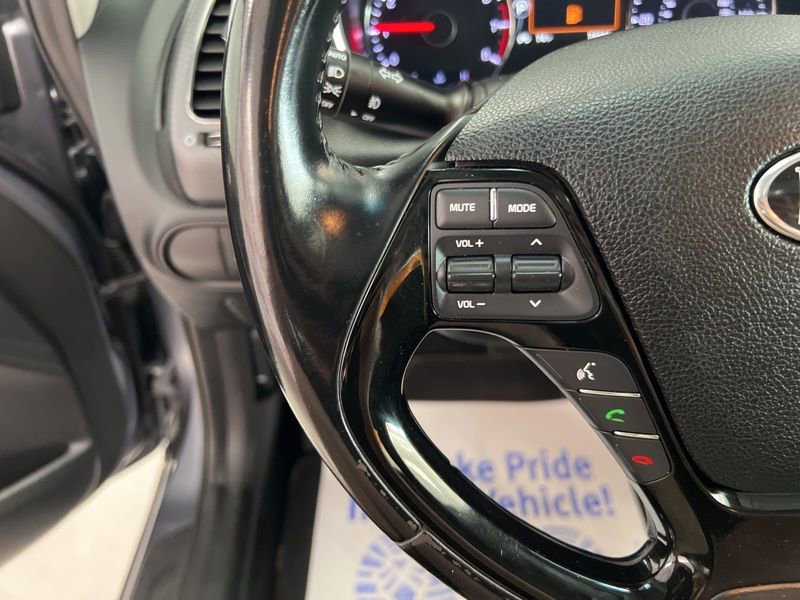 Used 2018 Kia Forte S w/ S Technology Plus Package FWD image 24