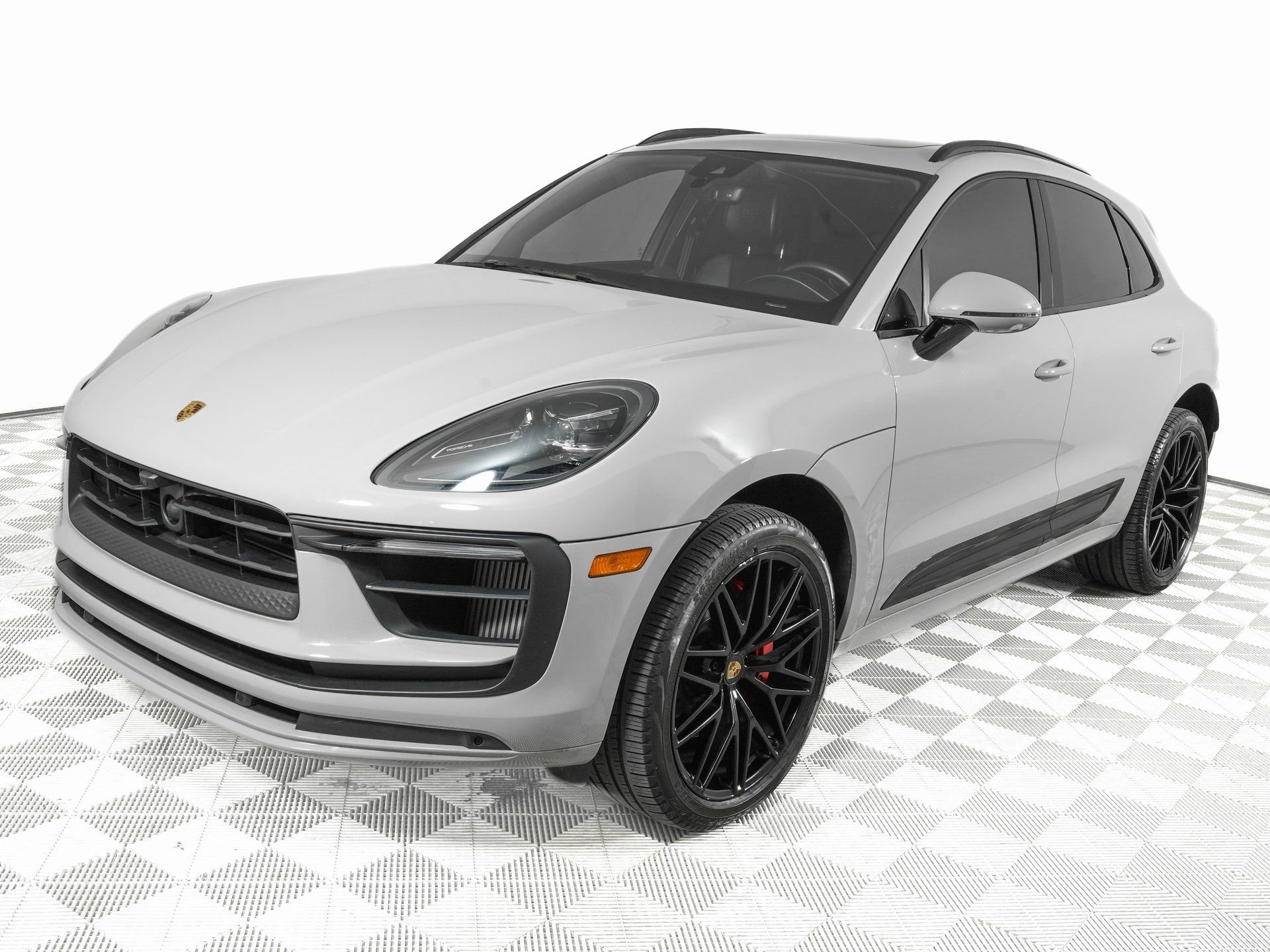 Used 2024 Porsche Macan S image 8