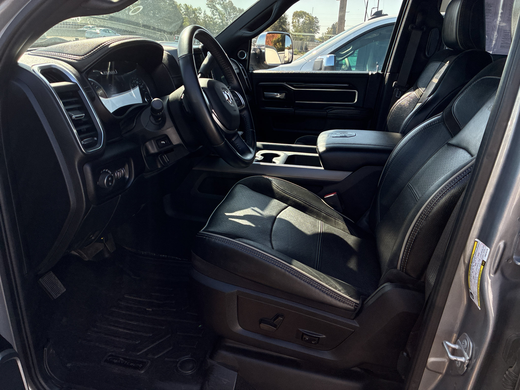 Used 2022 RAM 2500 Laramie AWD/4WD image 11