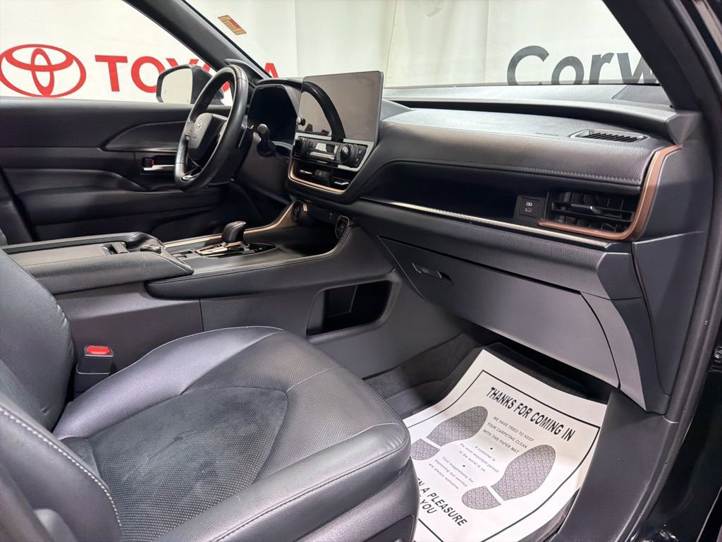 Used 2024 Toyota Grand Highlander AWD Hybrid image 10
