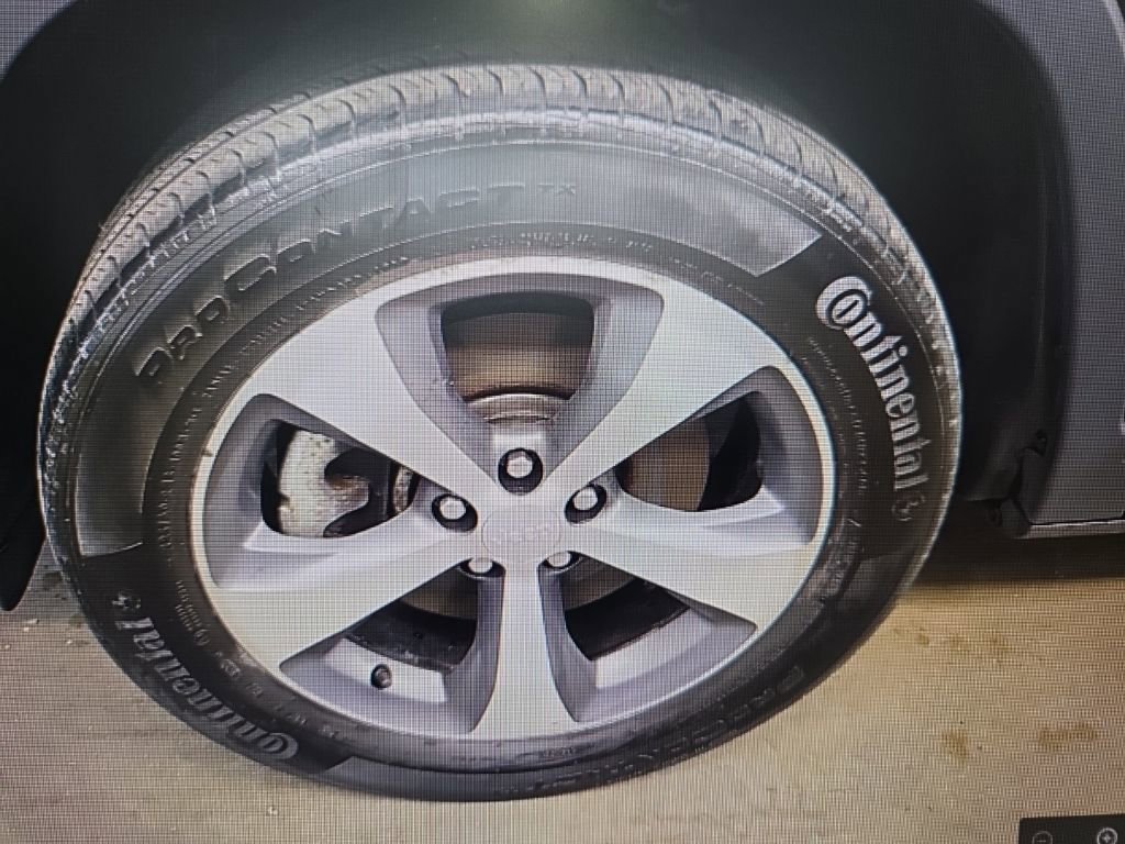 Used 2022 Jeep Cherokee Limited image 16