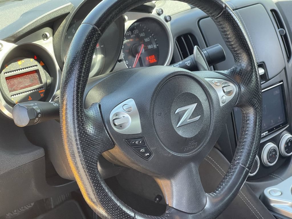 Used 2018 Nissan 370Z Roadster RWD image 21