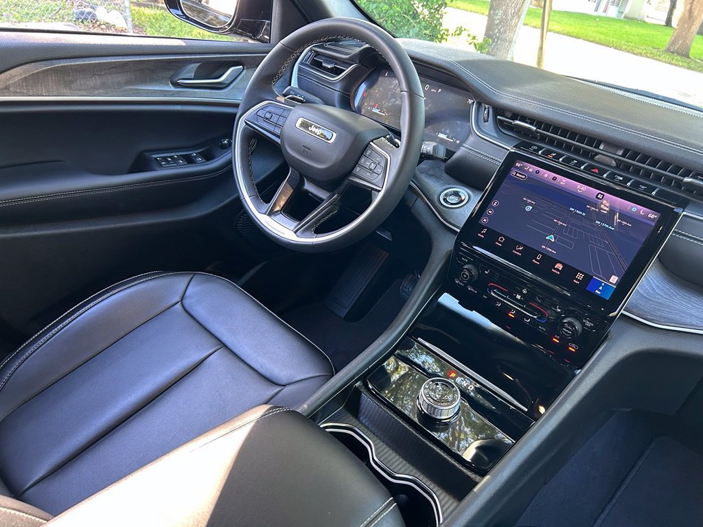 Certified 2025 Jeep Grand Cherokee Limited RWD image 10